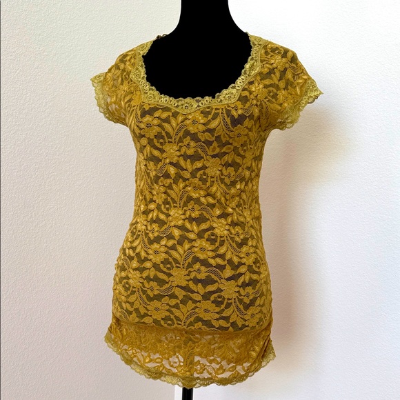 Moda International Sheer Stretch Lace Cap Sleeve Shirt Small - Picture 1 of 8